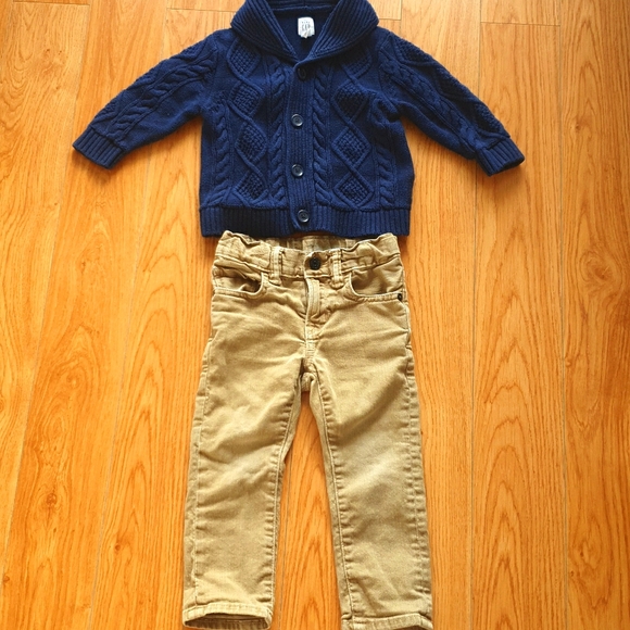 EUC GAP Sweater - 12 to 18M - Picture 2 of 2